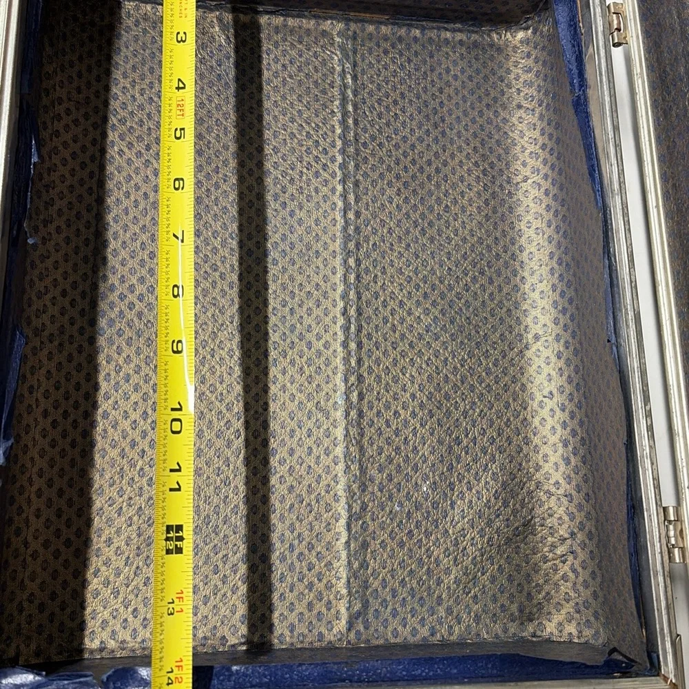 Vintage Style Blue and Cream Small Suitcase - Picture 6 of 9